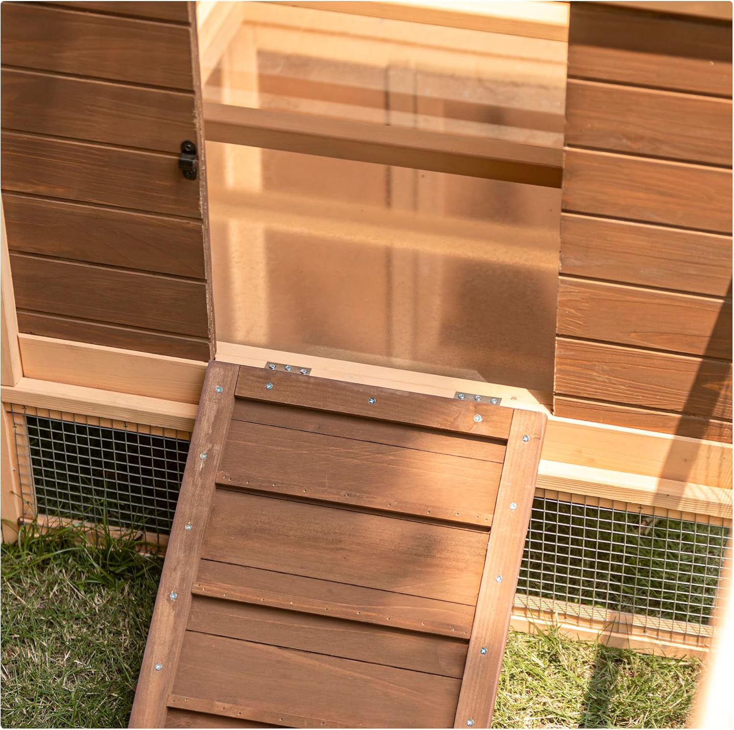 81"L Movable Chicken Coop with Wheels for 4-6 Chickens, Nesting Box and Run R1350