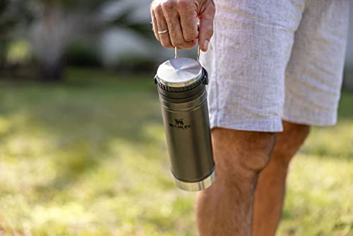 Stanley Travel Mug with Integrated Handle J297