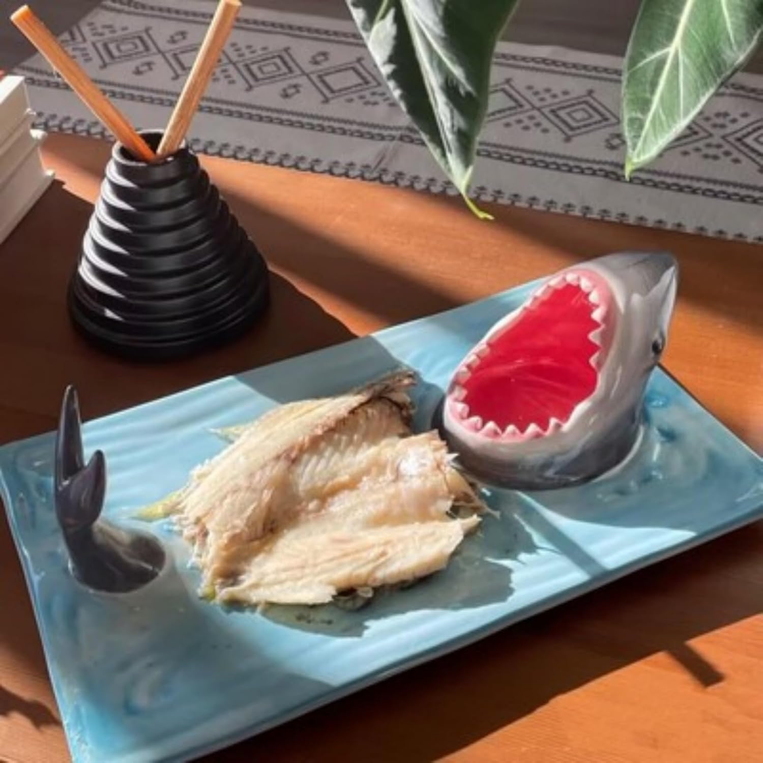 Hand-painted Ceramic Shark Sushi Plate with Sauce Compartment R26757