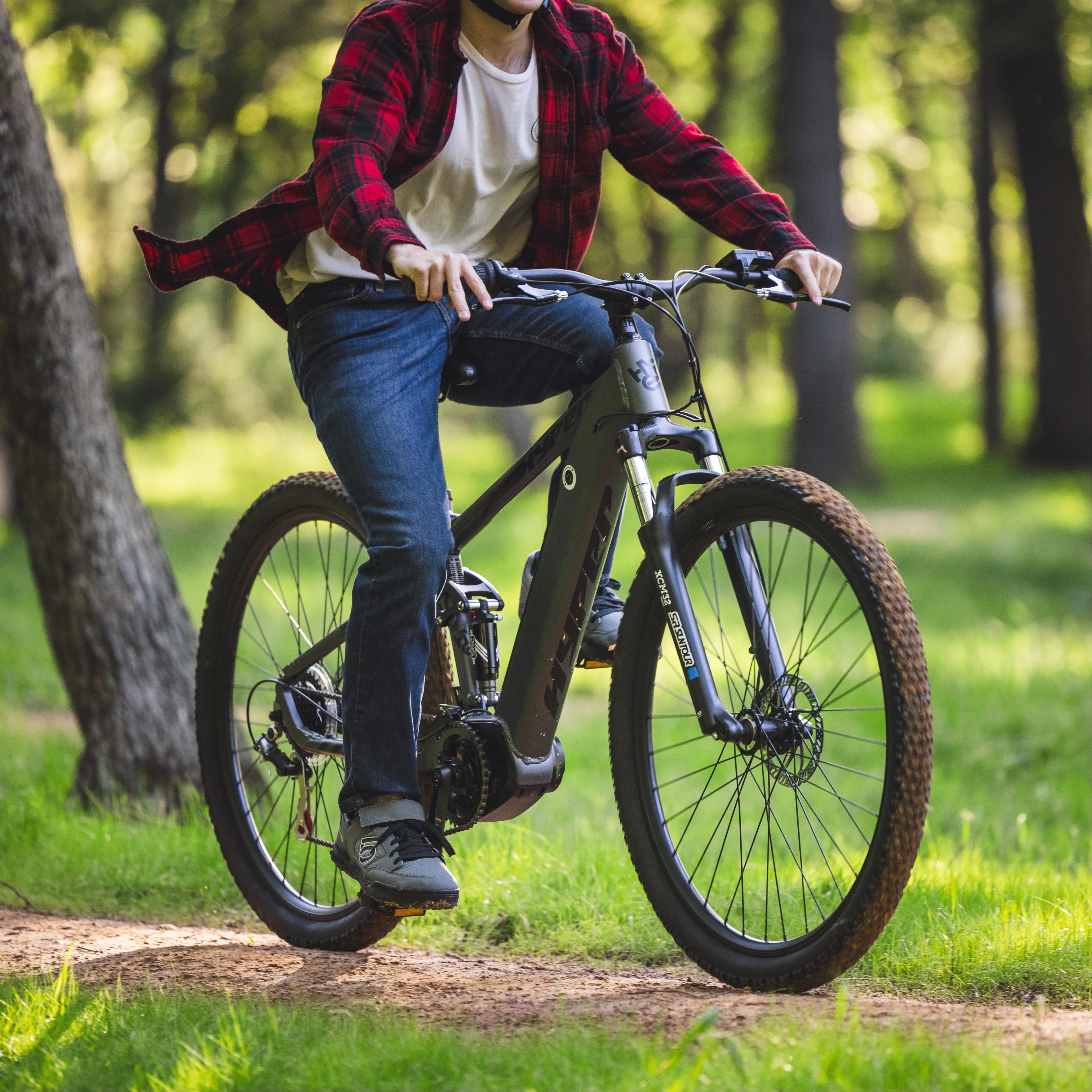 Hyper Bicycles E-Ride 29" 36V Electric Mountain Bike for Adults, Grey N5618
